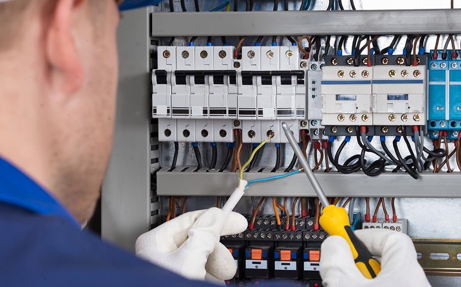dépannage électricien Paris 4